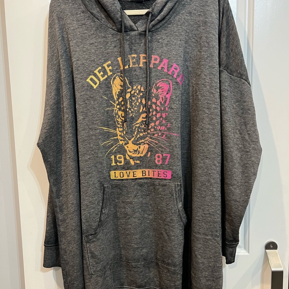 Lane Bryant Hooded Sweatshirt. Def Leopard graphic. Sz 26/28 NWOT